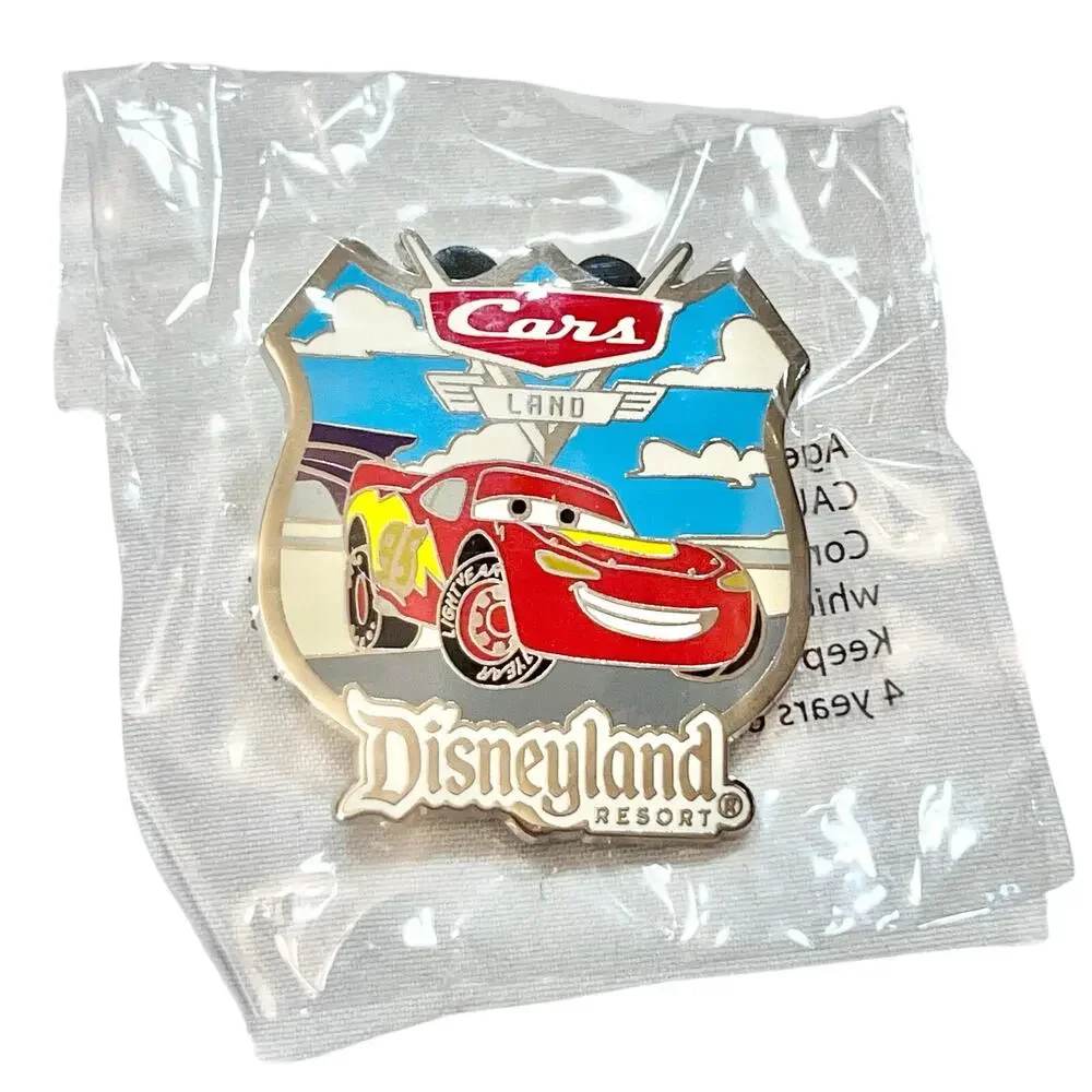 Cars Land Lightning McQueen Walt Disney Travel Company Pin #94832 New - Picture 3 of 3
